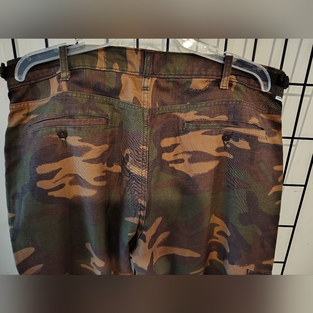 Levi’s Camo Cargo Pants - Picture 10 of 10